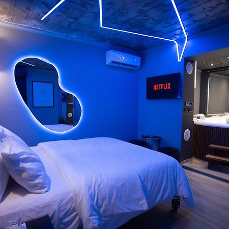 The Bubbles - Jacuzzi Hotel Tirana Bagian luar foto