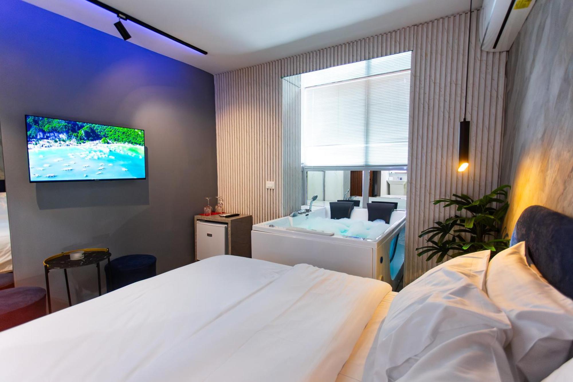 The Bubbles - Jacuzzi Hotel Tirana Bagian luar foto