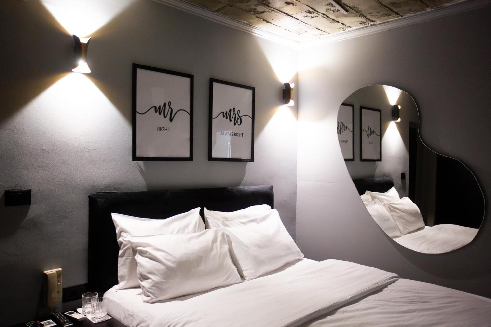 The Bubbles - Jacuzzi Hotel Tirana Bagian luar foto