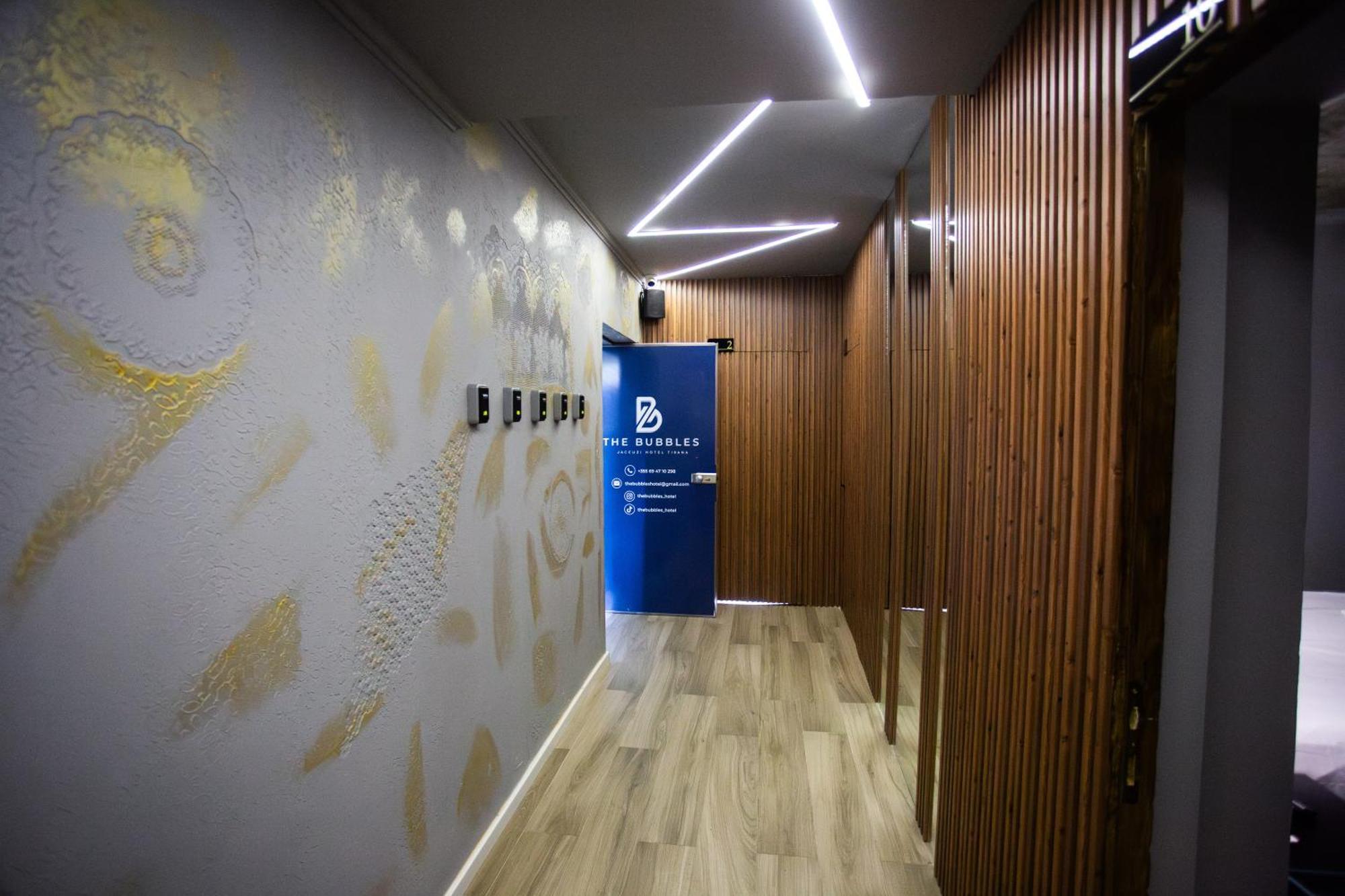 The Bubbles - Jacuzzi Hotel Tirana Bagian luar foto