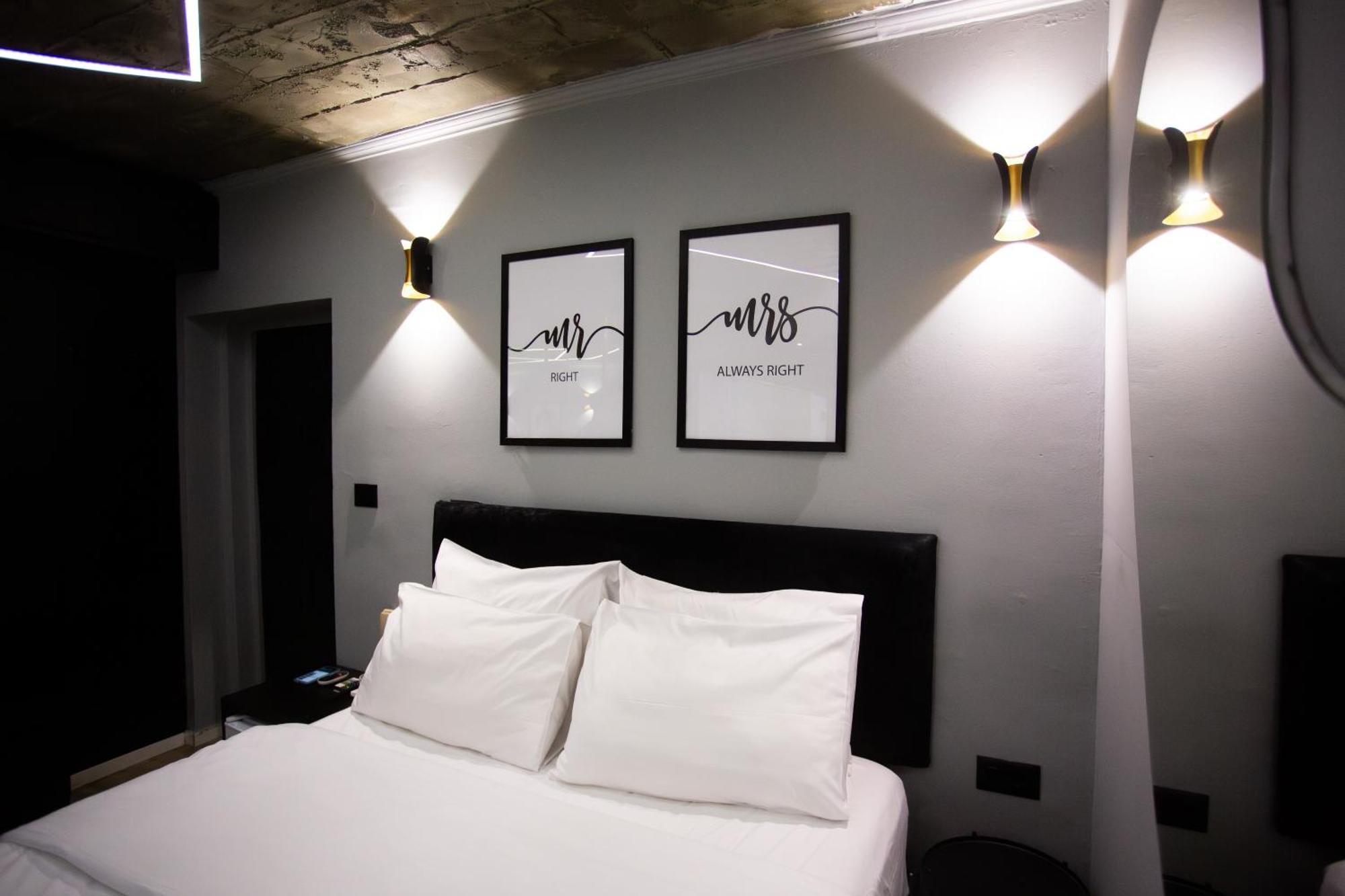 The Bubbles - Jacuzzi Hotel Tirana Bagian luar foto