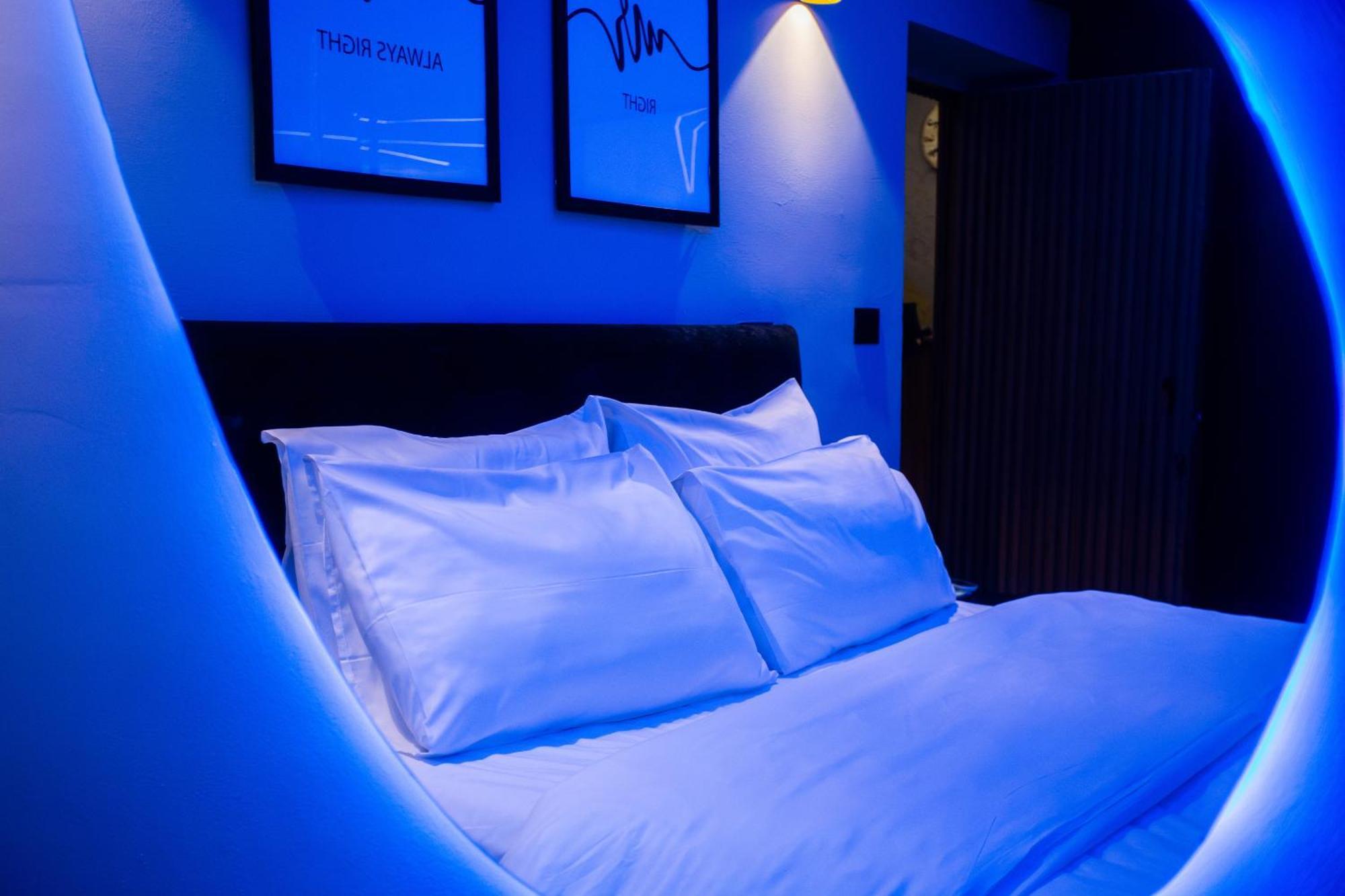 The Bubbles - Jacuzzi Hotel Tirana Bagian luar foto