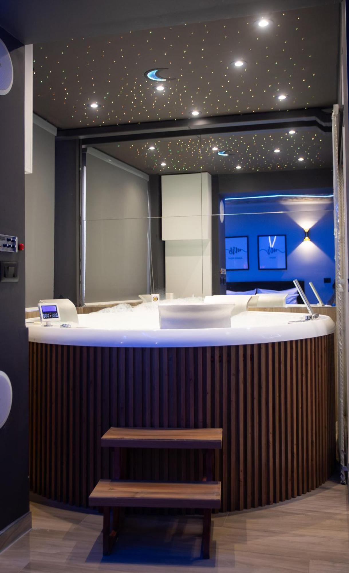 The Bubbles - Jacuzzi Hotel Tirana Bagian luar foto